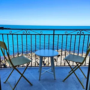  Appartamento Coastal Seaview & Balcony Street View Italia